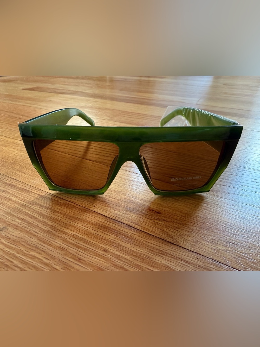 Elizabeth and James Sunglasses New - Picture 2 of 3